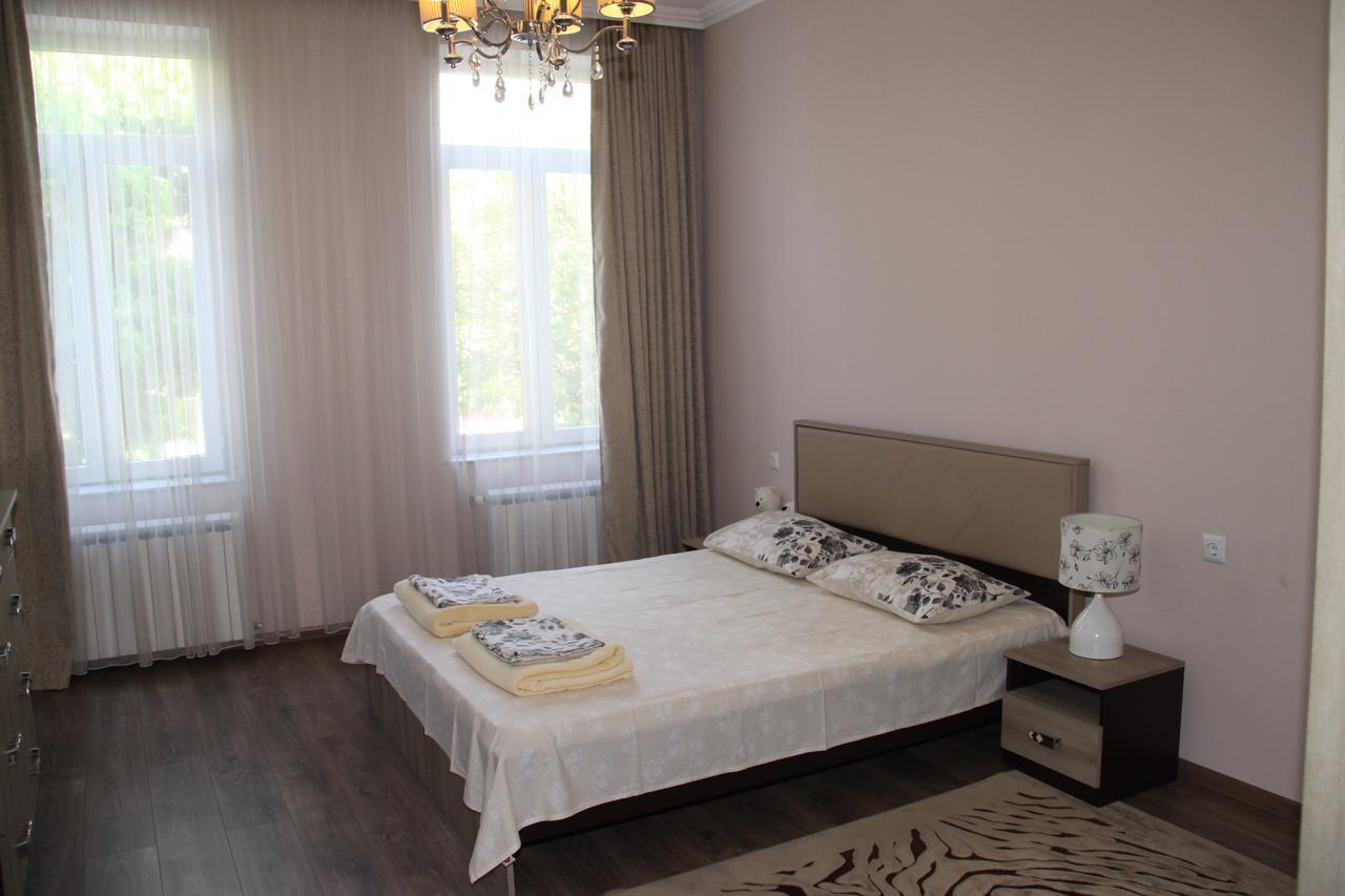 Helen'S House Διαμέρισμα Μπατούμι Εξωτερικό φωτογραφία
