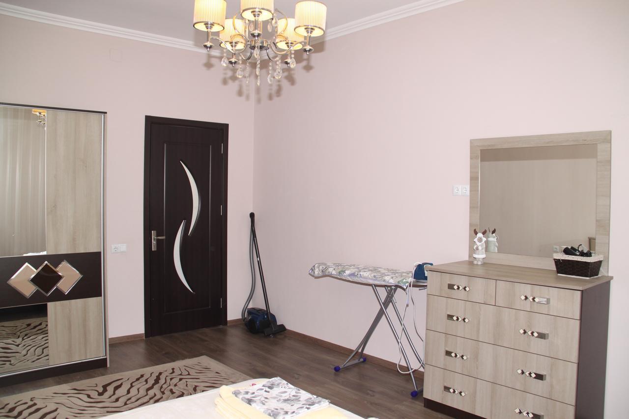Helen'S House Διαμέρισμα Μπατούμι Εξωτερικό φωτογραφία